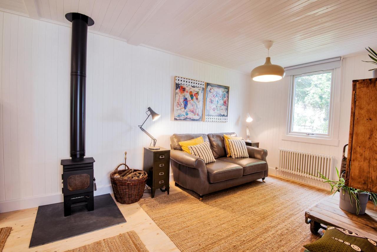 Tin Cabin In Peaceful Angus Glen Glenogil Екстер'єр фото